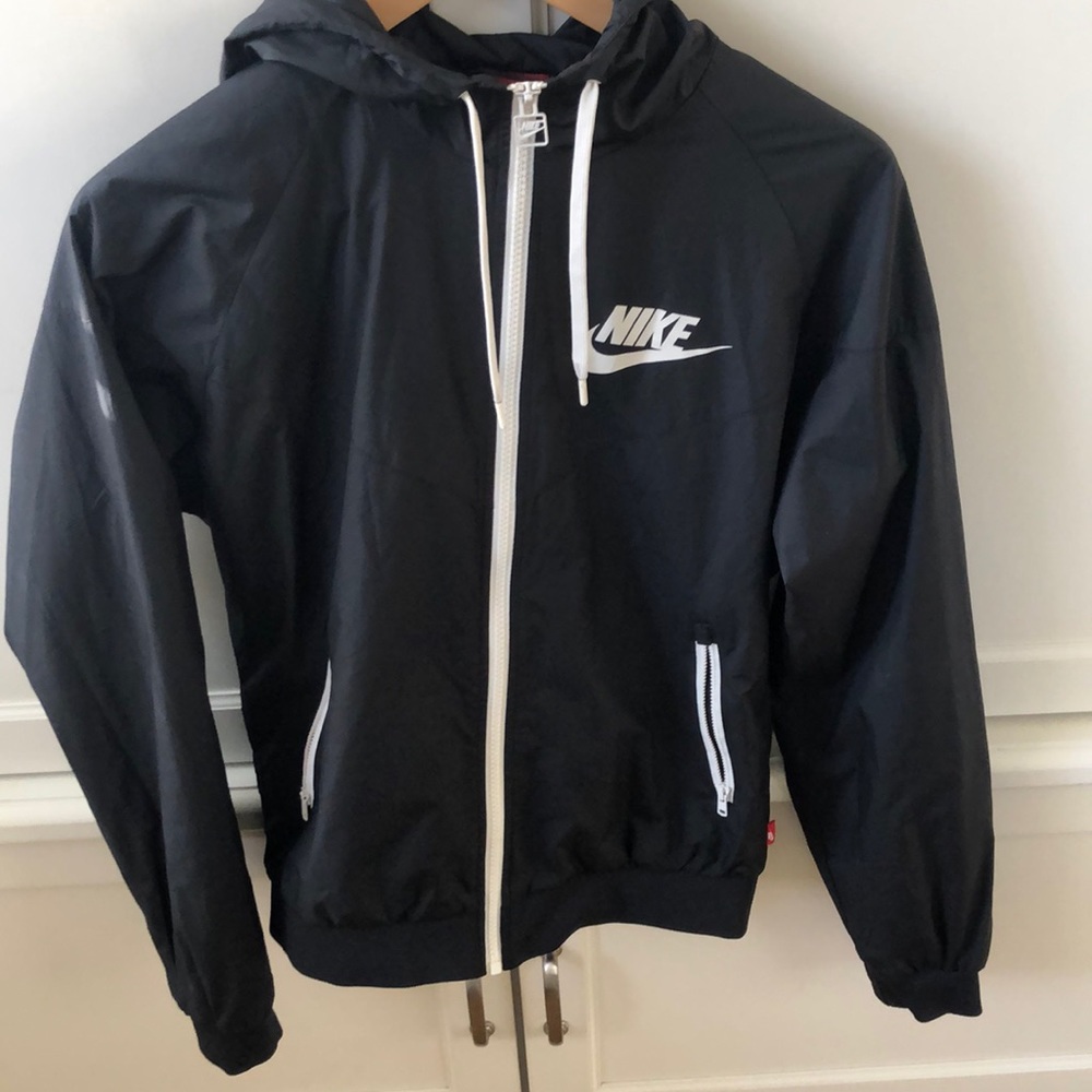 Black Nike Windbreaker with white zipper